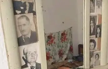 KARANFİLLİ PEŞKİR, AYNA ve KAR